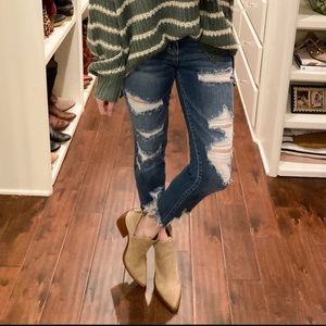 Destroyed Cropped Skinny Jeans